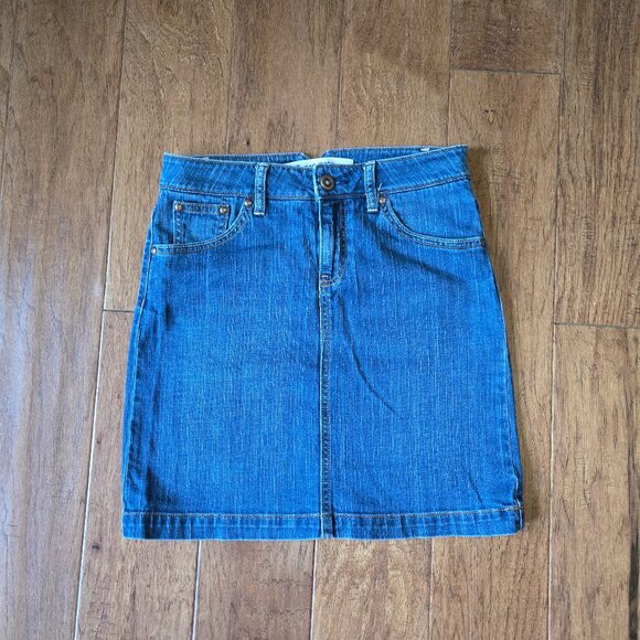 GAP Dresses & Skirts - GAP Performance Stretch Skirt Women’s Size 2 Blue Jean Denim